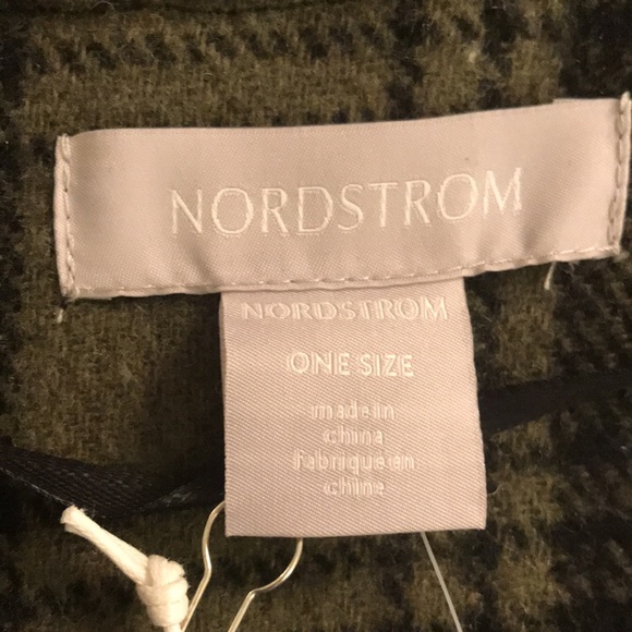 🍁NWT🍁Nordstrom Green Combo Plaid Cape/Wrap OS - Picture 4 of 9